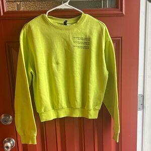 💜 H&M Lime Green Sweatshirt